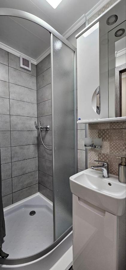 Апартаменти На Лесі Українки Центр 5Хв Старе Місто Парк Kamianets-Podilsky Extérieur photo